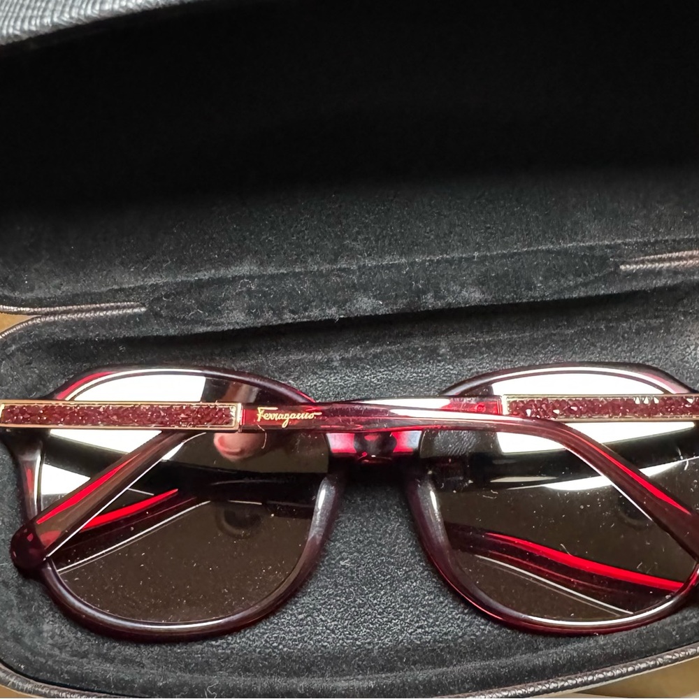 Salvatore Ferragamo sunglasses women’s crystal red SF-908SRA-163 NWOT - Picture 4 of 8